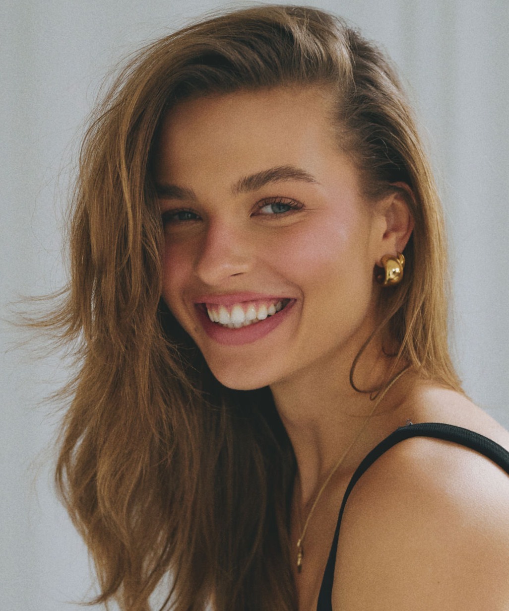JULIA SURYS