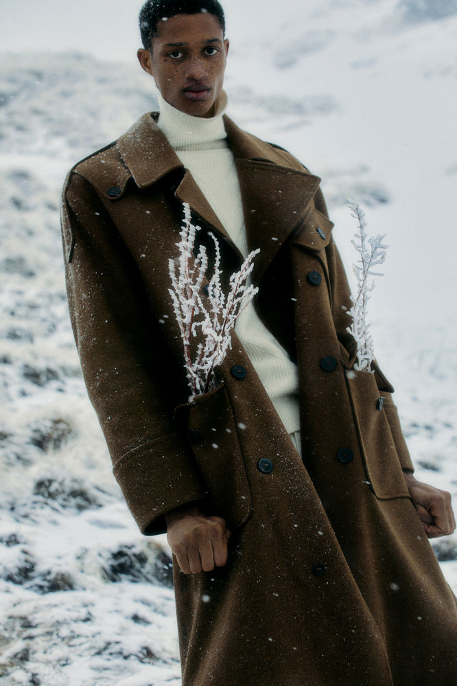 WINTER'S EMBRACE (ROMAINE DIXON)