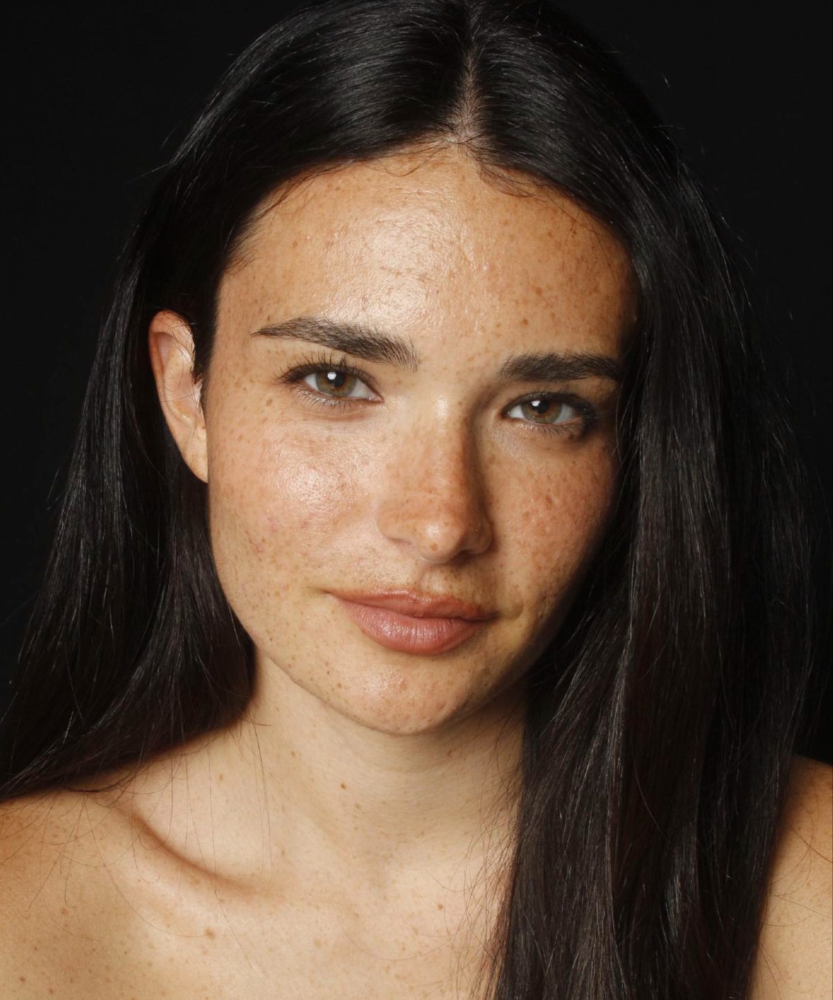 CLAUDIA MORENO