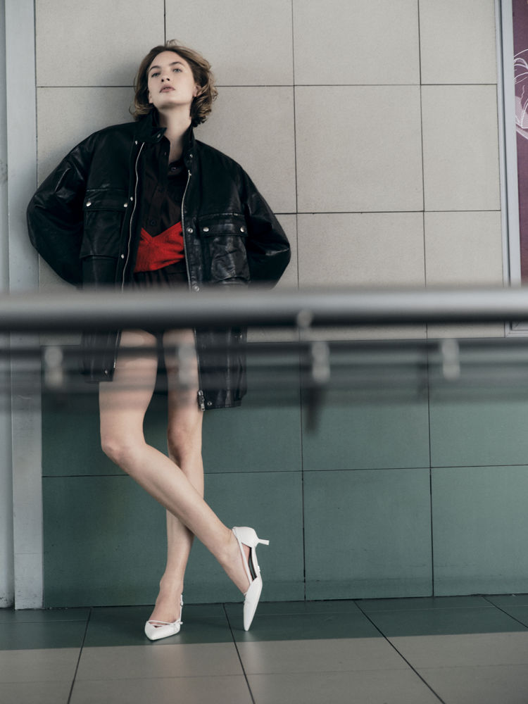 Harpers Bazaar - Moda red issue props 145_Page001_C2101_R2205894